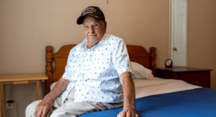 A 100-year-old man revealed his special “alcoholic” secret to longevity (3 photos)