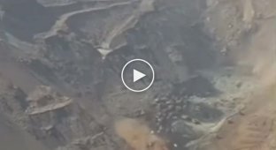 Мощное обрушение в китайской шахте