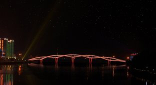 Китайский мост в виде цепочки ДНК (5 Фото)