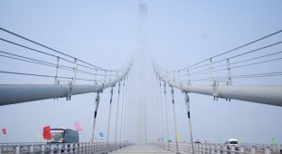 Самый длинный морской мост в мире (14 фото)