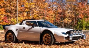 An exact copy of the legendary rally Lancia Stratos is being sold at auction (45 photos)