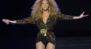 Beyonce unexpectedly became blonde (3 photos)