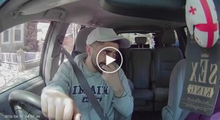 Woman snatches phone from driver in a split second and runs off