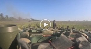 Неудачная попытка украинского FPV-дрона поразить российский танк Т-72Б3 в Донецкой области