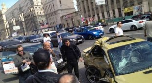 Серьезная авария на Кутузовстком проспекте из 4-х машин (5 фото + видео)