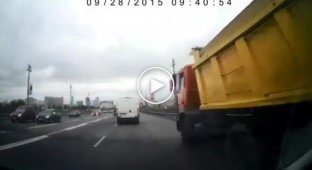 Шашешник влетел в трактор. Киев