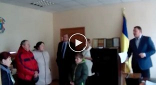 Возмущенные жители ворвались в кабинет мэра Краматорска
