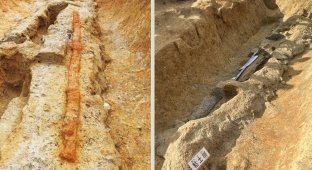 In Japan, archaeologists have found a giant sword several meters long (4 photos)