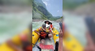 A man felt sorry, who agreed to go rafting on a mountain river