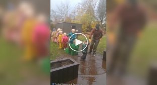 В детских садах Дании детям разрешают и даже поощряют играть в грязи