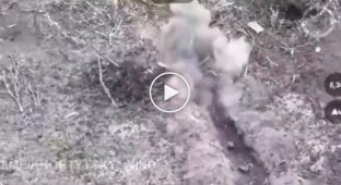 Поранений російський військовий стріляє собі в голову з автомата на Донеччині