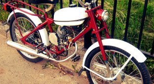 Motorcycle equipment of our youth (10 photos)