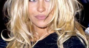 Pamela Anderson — 58: Beautiful Photos of a Baywatch Lifeguard (9 photos)