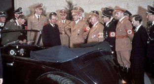 Color archival photographs from Hitler's anniversary (18 photos)