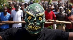 Африканские версии маски Анонимуса (12 фото)