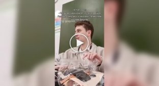 Школярі подарували вчителеві костюм Чжун Лі з Genshin Impact