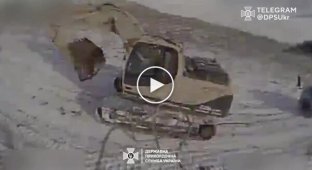 Soldiers of the Steel Border hit an enemy excavator, which was just setting up the positions of the occupiers