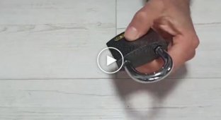 How to open a padlock without a key