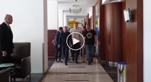 Освобожденные из плена герои «Азовстали» наконец-то встретились со своими семьями в Турции