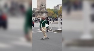 Явно умеет управляться с доской