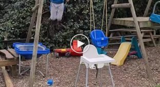 Прыжок на детский стул был не лучшей идеей