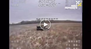 Бойцы 14-й ОМБр дроном на оптоволокне поразили бронетехнику оккупантов
