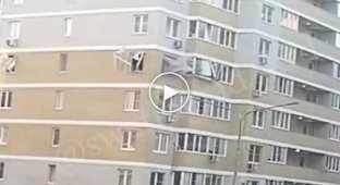 Самогонщик устроил взрыв в многоэтажке в России