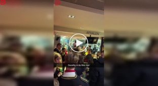 Агресія в ресторані та повний спокій охоронця