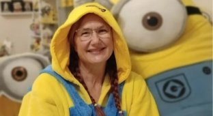 Татуировки, одежда и игрушки: австралийка, "одержимая" миньонами из мультфильма, не может остановиться (6 фото)