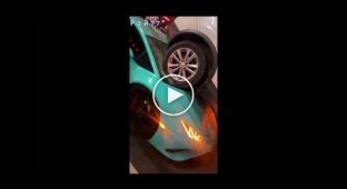 Lamborghini spectacularly "parked" under an SUV and was caught on video in China