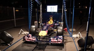 Red Bull Night Race 2011: попробуй себя в роли механика (21 фото)