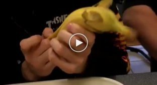A funny banana trick that you can use to surprise your friends.