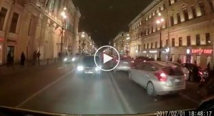 Таксист на Невском не пропустил скорую