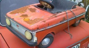Реставрація дитячої педальної машини "Москвич" (56 фото)