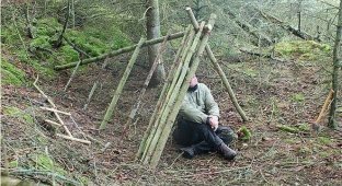 Как сделать палатку своими руками в лесу (8 фото)