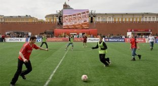 Футбол на Красной Площади (11 фотографий)