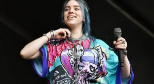 Billie Eilish broke up with her boyfriend and decided to attract attention (2 photos)