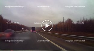 Два грузовика и легковушка столкнулись в Татарстане