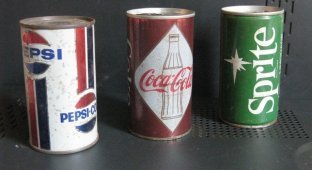 Designs of Coca-Cola cans and other popular drinks from the 80-90s (21 photos)