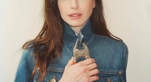 Anne Hathaway in a stylish photo shoot (7 photos)