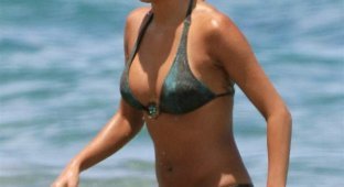 Nicole Scherzinger в бикини (26 фото)