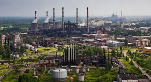 Полузаброшенный завод в Ленинградской области (24 фото)