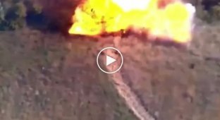 A Ukrainian kamikaze drone destroys a Russian 2S4 “Tulpan” self-propelled mortar in the Svatovsky direction