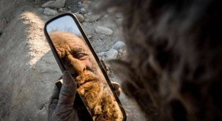 Найбрудніша людина на світі Аму Хаджі померла після того, як помився (4 фото)