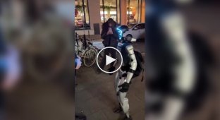 Розмова з зухвалим роботом у Польщі