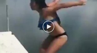 Что значит удача во время прыжка девушки в воду