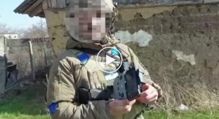 Impressive footage of Ukrainian special forces striking Russian infantry with Switchblade 300 kamikaze UAV