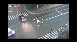Водитель скорой спасли пешеходов