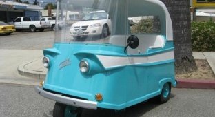Taylor-Dunn Trident R 1961: a cute three-wheeled electric car with a damn cool style