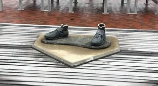 In Kansas, only boots remained from the sports legend (4 photos + 1 video)